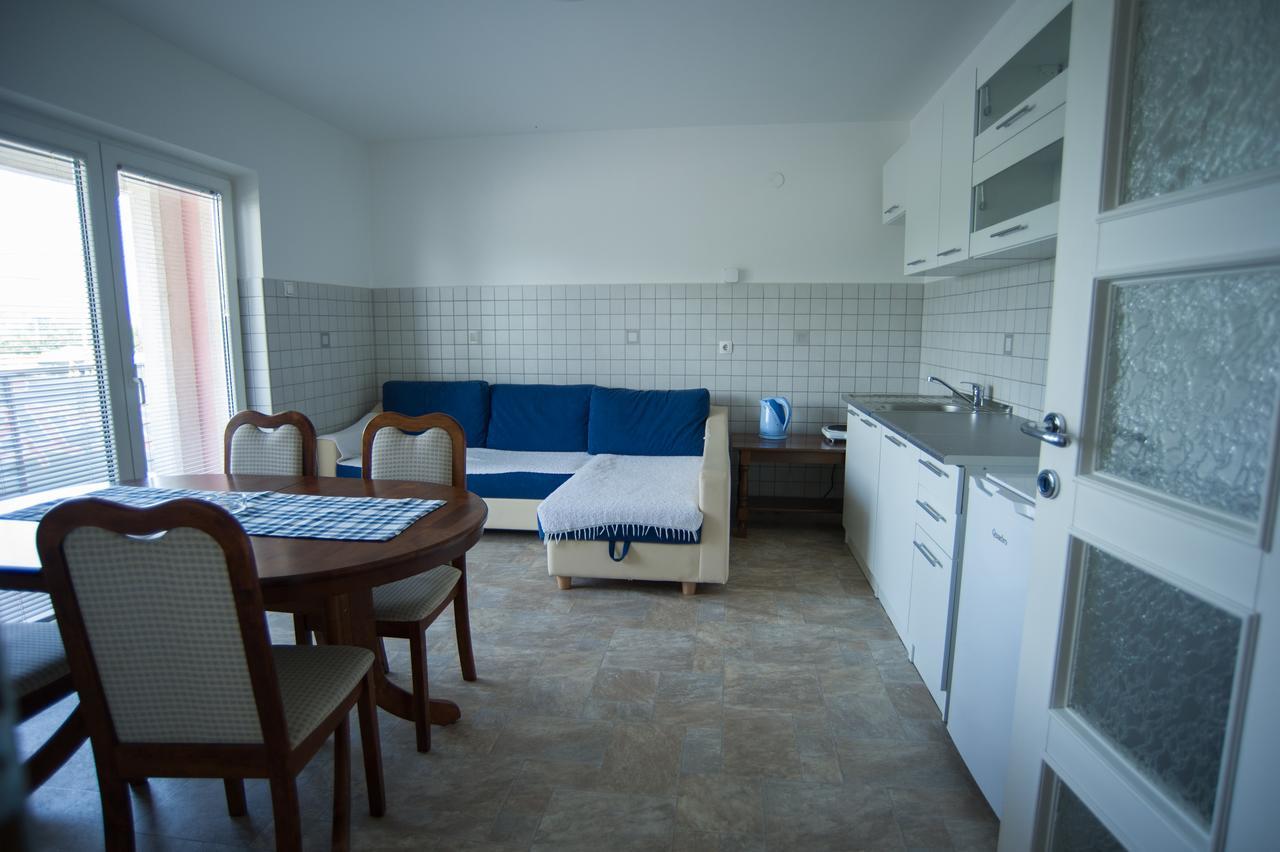 Hostel Larisa Banja Luka Ngoại thất bức ảnh