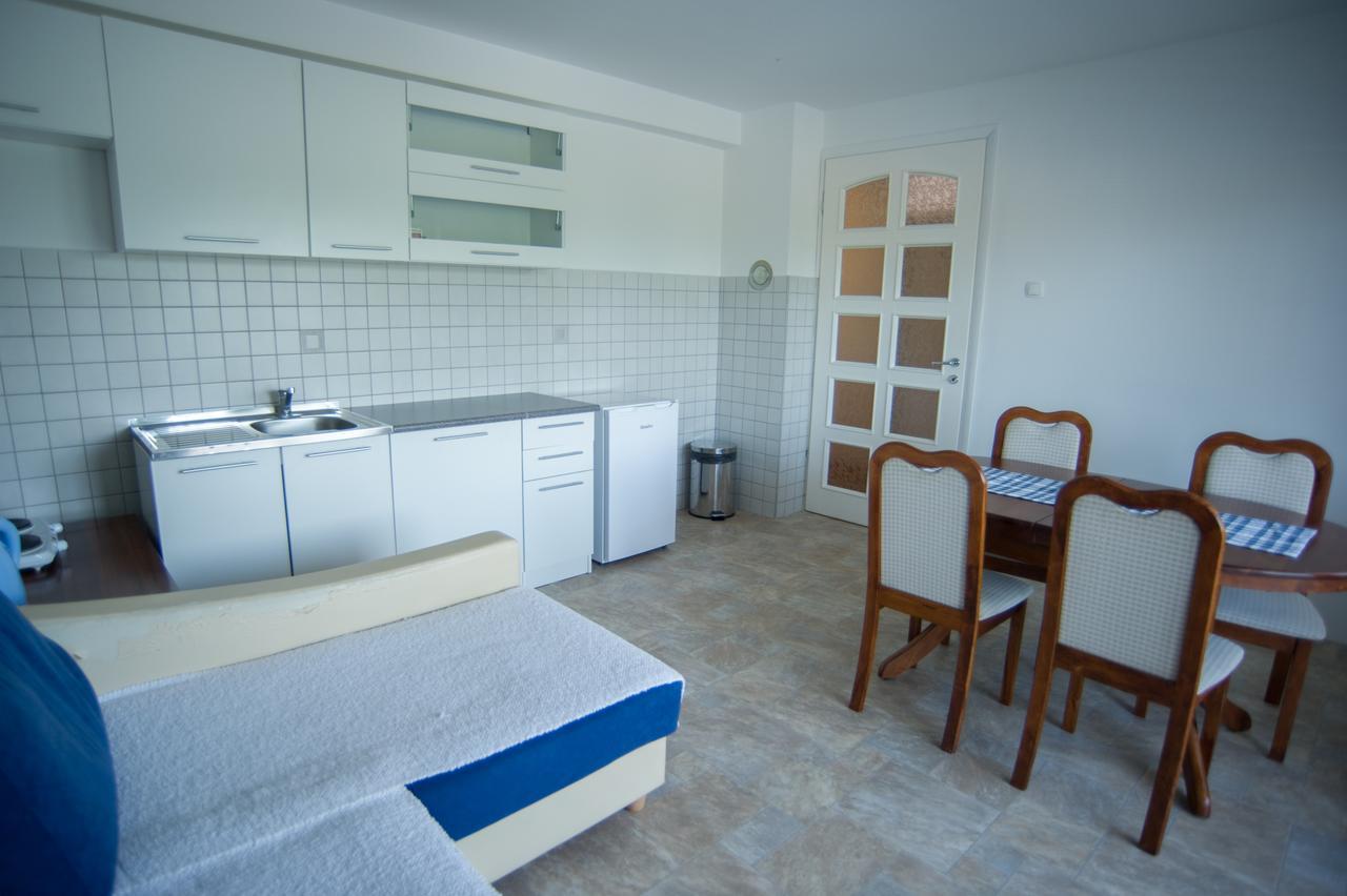 Hostel Larisa Banja Luka Ngoại thất bức ảnh