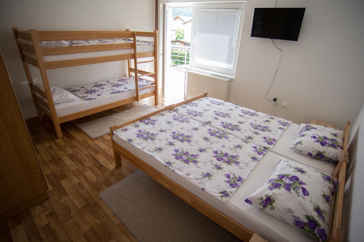 Hostel Larisa Banja Luka Ngoại thất bức ảnh